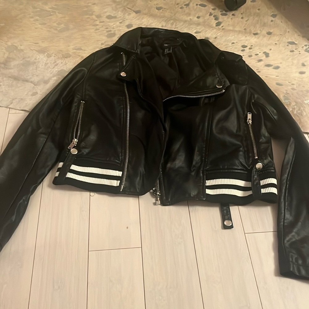 Forever 21 Leather Jacket Size M